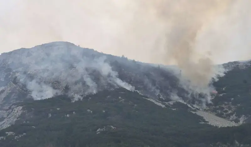 Požar na Čvrsnici i dalje aktivan: Vatra se širi i ispod zemlje