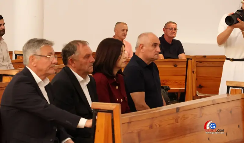FOTO: Grude čuvaju sjećanje na predsjednika Matu Bobana, obilježeno 29 godina od smrti