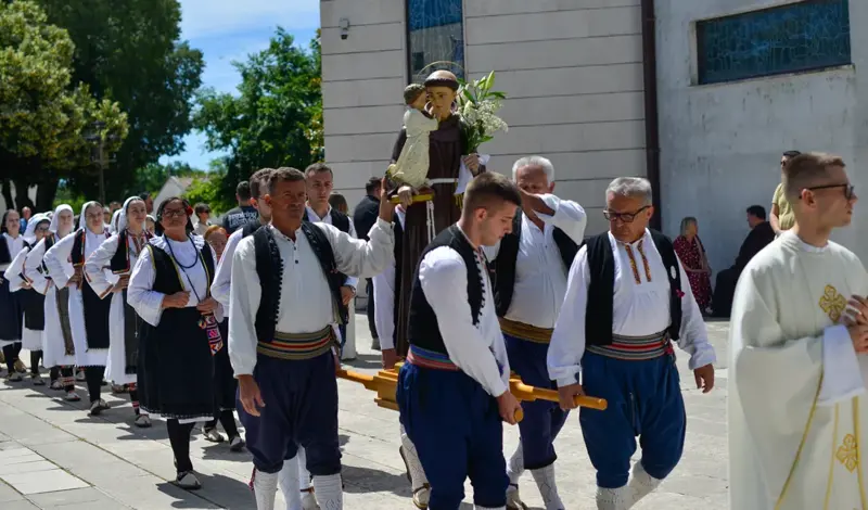 FOTO: Ovo su prizori s Humca! Veličanstvena proslava svetog Ante