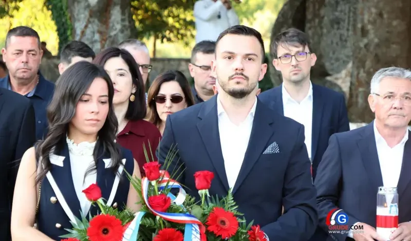 FOTO: Grude čuvaju sjećanje na predsjednika Matu Bobana, obilježeno 29 godina od smrti