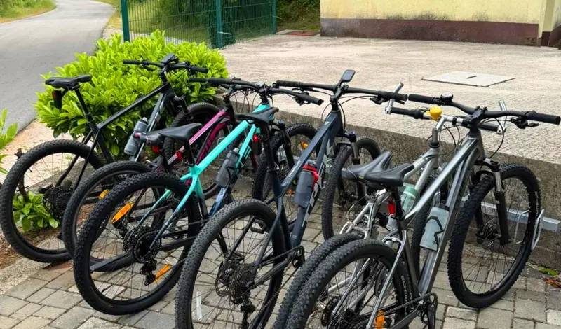 BK Grude na 12 igrališta postavio biciklističke parkinge FOTO