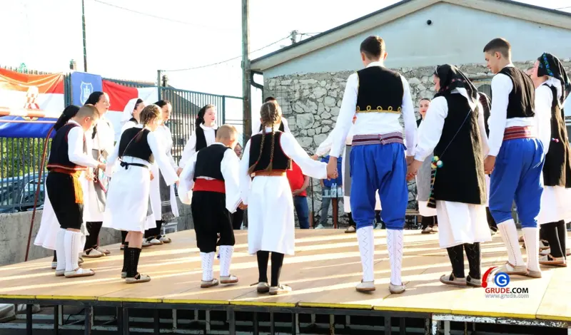 Na Medovićima 20. put proslavljen sv. Ante i Knjiga o selu FOTO
