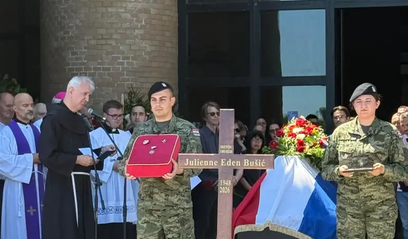 FOTO/VIDEO Heroina Julienne Eden Bušić ispraćena na posljednji počinak