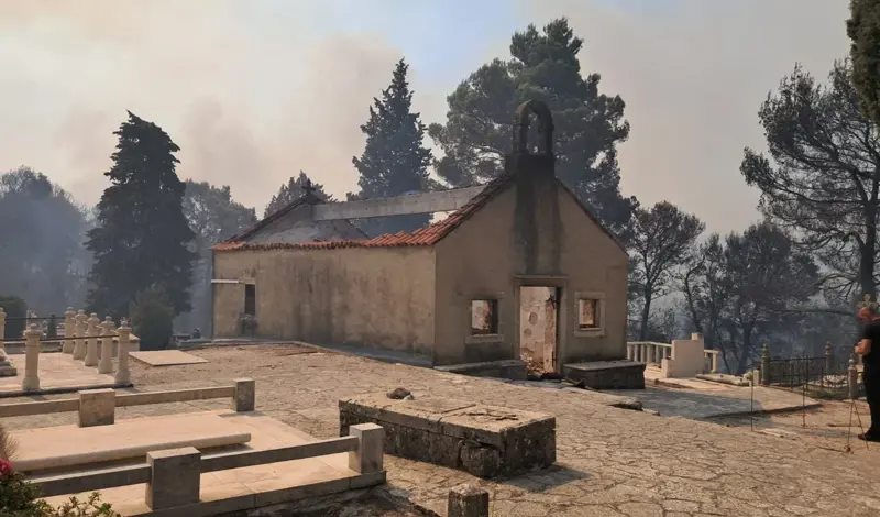 Na Pelješcu izgorjela crkva