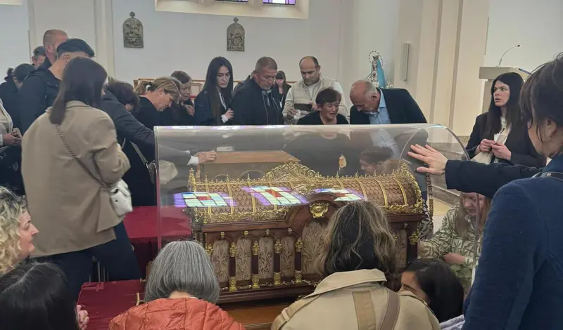 Relikvije svete Male Terezije i njezinih svetih roditelja pohodile župu Ledinac FOTO