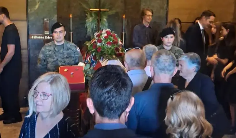 FOTO/VIDEO Heroina Julienne Eden Bušić ispraćena na posljednji počinak