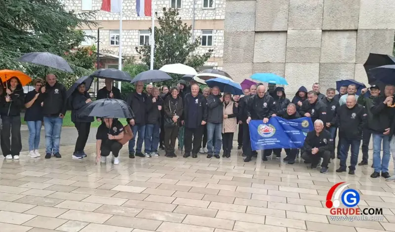 Veterani UDVDR Grada Pleternice posjetili Grude FOTO