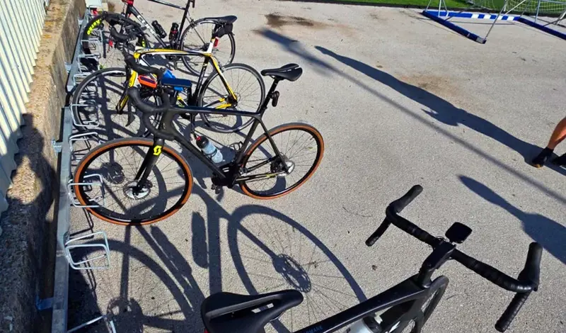 BK Grude na 12 igrališta postavio biciklističke parkinge FOTO