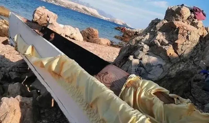 Šok na hrvatskoj plaži: Kupači ugledali mrtvački sanduk tik uz more