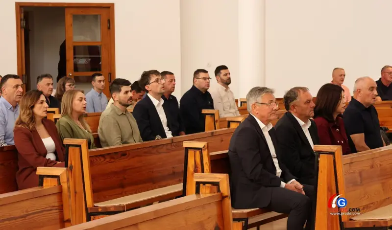 FOTO: Grude čuvaju sjećanje na predsjednika Matu Bobana, obilježeno 29 godina od smrti