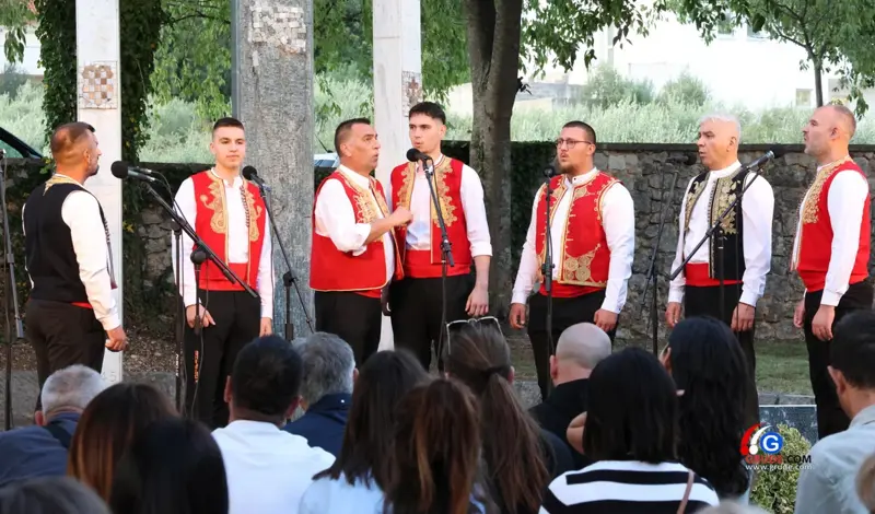 Održan 20. Susret klapa u Gorici: Večer vrhunske klapske pjesme u čarobnom ambijentu pored stare crkve