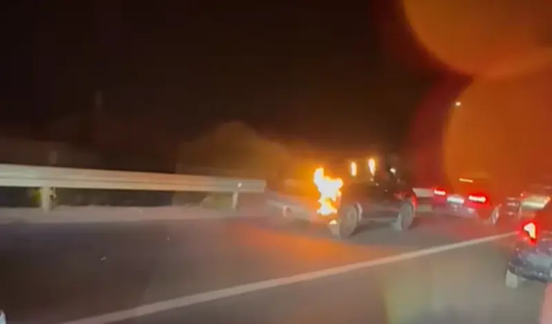 VATRENA STIHIJA KOD OMIŠA: U PLAMENU KUĆE, AUTI, IMA TEŽE OZLIJEĐENIH