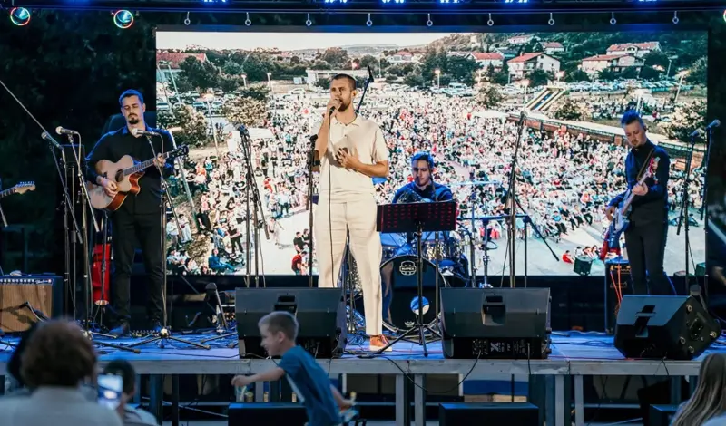 Humanitarni koncert u Širokom Brijegu okupio brojne posjetitelje i još jednom pokazao veliko srce FOTO