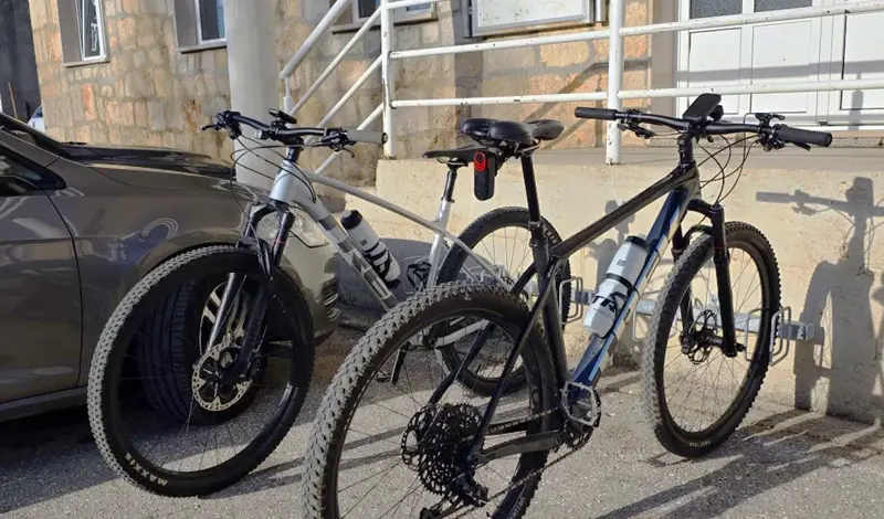 BK Grude na 12 igrališta postavio biciklističke parkinge FOTO