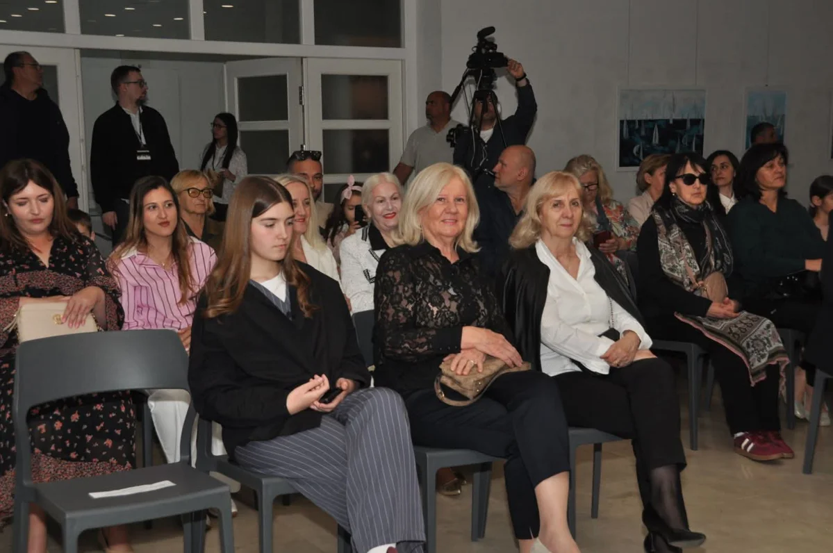 ''Tamo gdje sam rođen'' – hommage Tomislavu Ivčiću koji je raspjevao i publiku FOTO