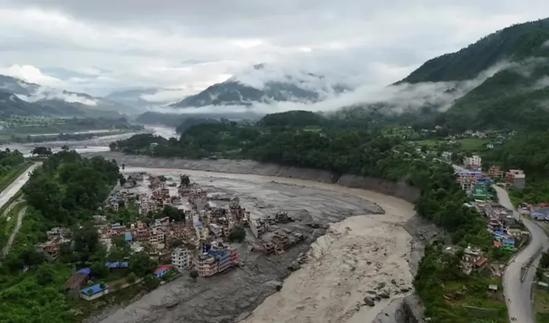 U katastrofalnim poplavama u Nepalu i Tibetu gotovo 1500 nestalih