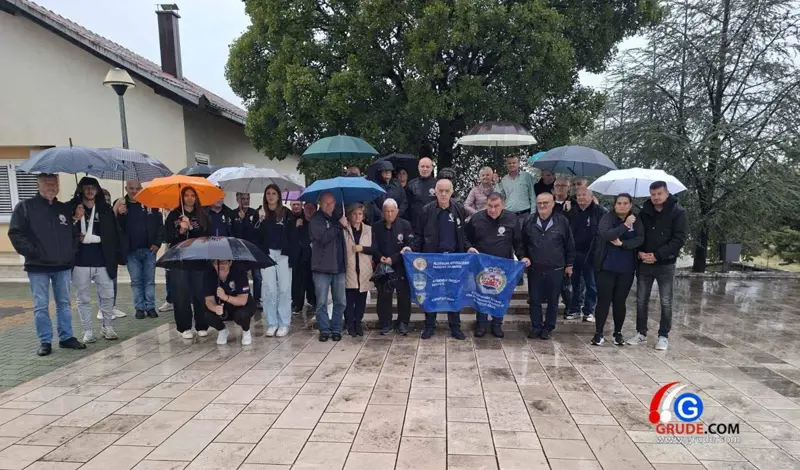 Veterani UDVDR Grada Pleternice posjetili Grude FOTO