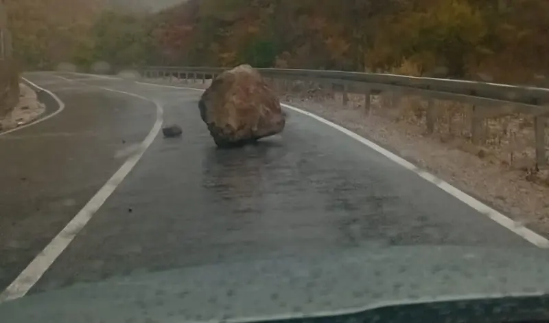 Velika stijena na cesti Jablanica - Blidinje