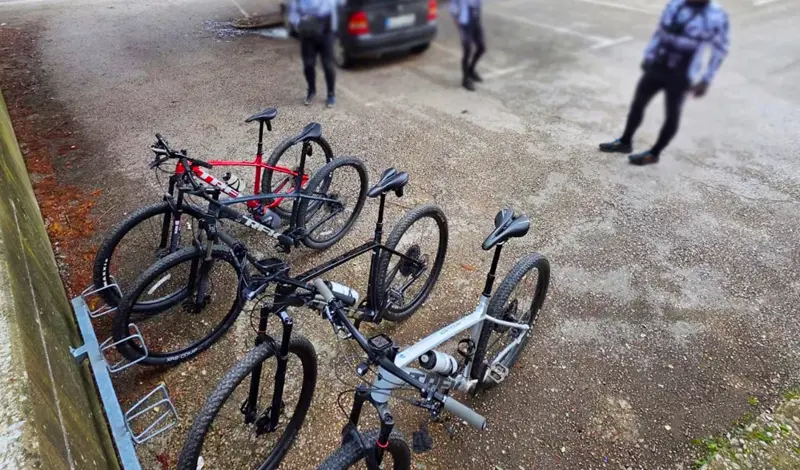 BK Grude na 12 igrališta postavio biciklističke parkinge FOTO