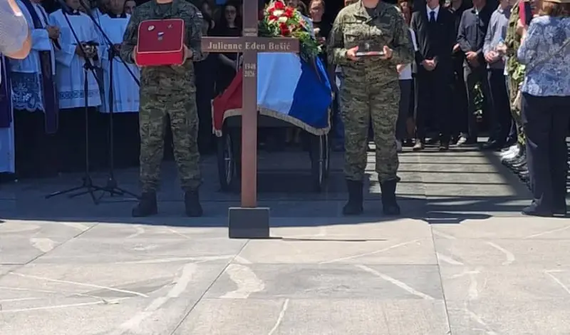 FOTO/VIDEO Heroina Julienne Eden Bušić ispraćena na posljednji počinak
