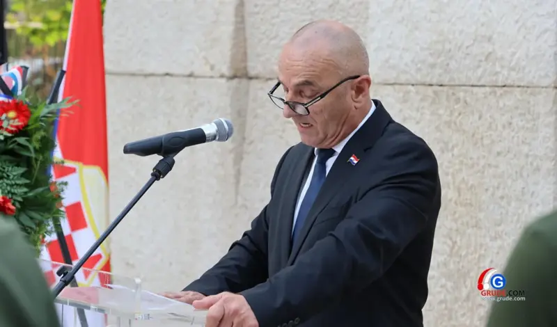 Ministar Begić i HNS najoštrije osudili napad na hrvatskog branitelja zbog majice HVO-a