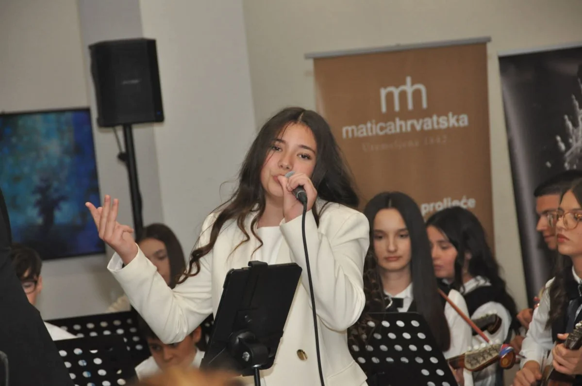 ''Tamo gdje sam rođen'' – hommage Tomislavu Ivčiću koji je raspjevao i publiku FOTO