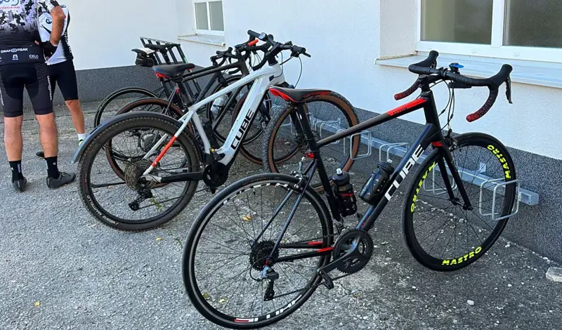 BK Grude na 12 igrališta postavio biciklističke parkinge FOTO