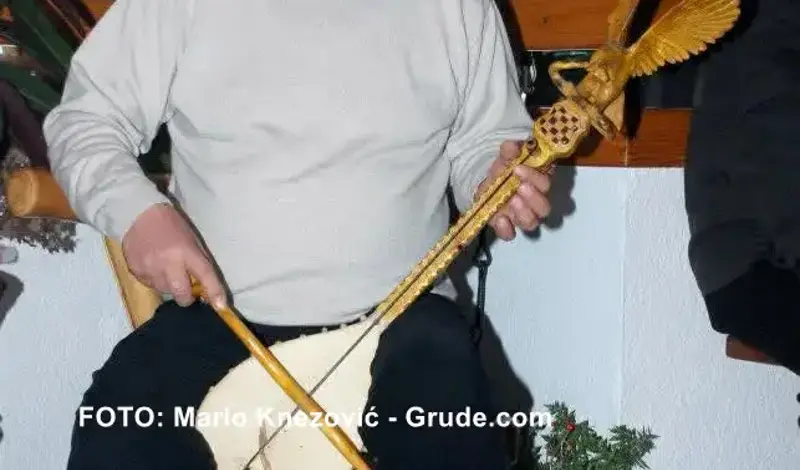 Napustio nas je Mate Grubišić - Tičarević, legendarni tradicijski glazbenik nesalomljivog duha