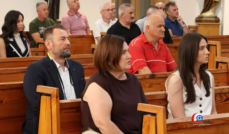 FOTO: Grude čuvaju sjećanje na predsjednika Matu Bobana, obilježeno 29 godina od smrti