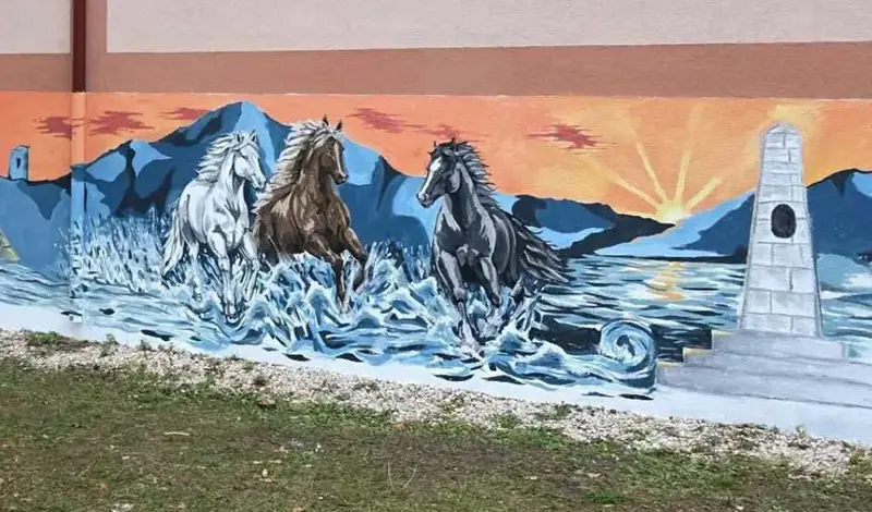 Livanjski srednjoškolci oslikali murale i uljepšali središte grada