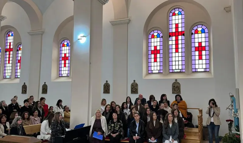 Relikvije svete Male Terezije i njezinih svetih roditelja pohodile župu Ledinac FOTO