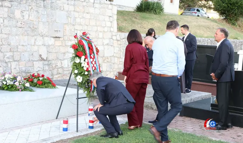 FOTO: Grude čuvaju sjećanje na predsjednika Matu Bobana, obilježeno 29 godina od smrti