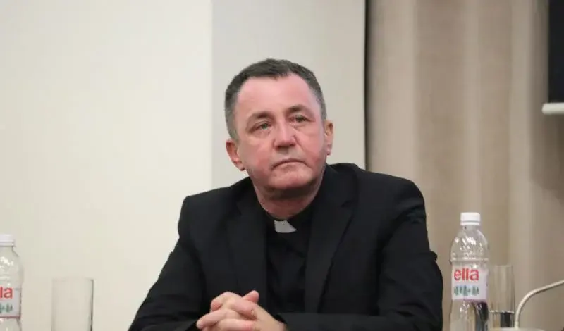 Kontroverzni don Milenko Krešić dobio pismo puno milosrđa od Divojaka, a onda se opet upetljao u podjelu hrvatskog puka