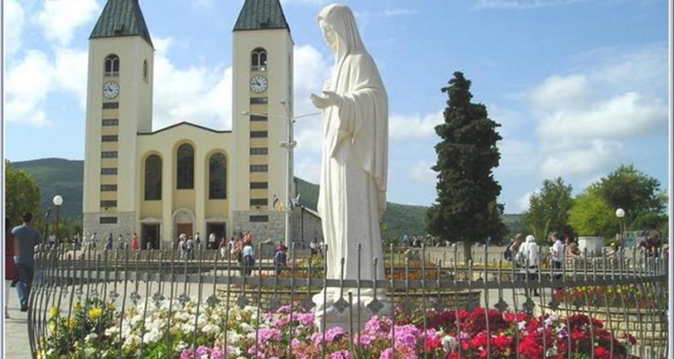 Hodočasnici iz više zemalja stižu u Međugorje za Novu godinu