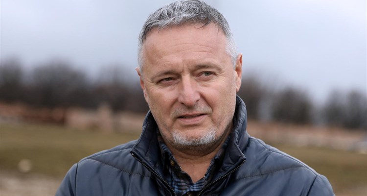 Thompson: „Čim zapjevam partija mi sudi“