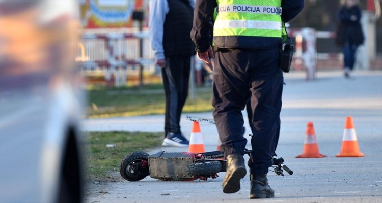 Pijani dječak (13) pao s romobila. Liječnik: Na intenzivnoj je, ima teške ozljede