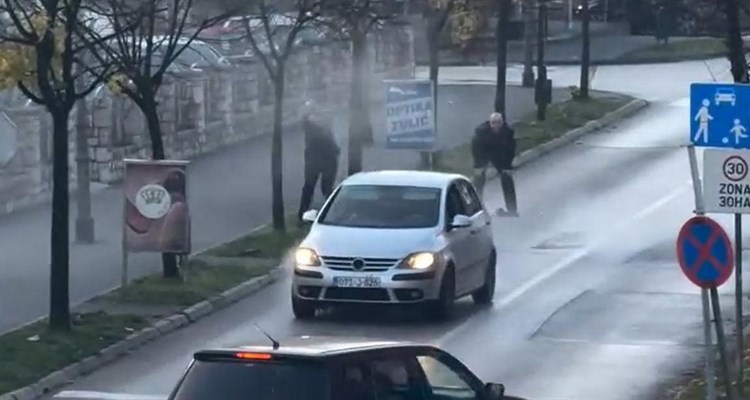 Nakon vatrenog obračuna s policijom uhićen jedan pljačkaš zlatarne u Kalesiji, mrtvog izbacili iz vozila