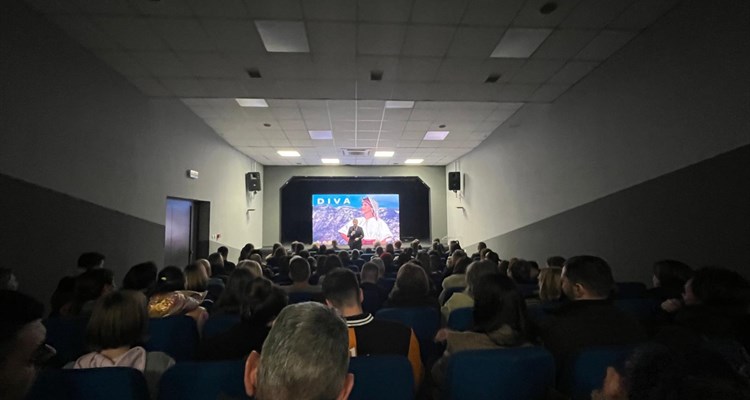 FOTO: Diva zadivila i Gruđane!