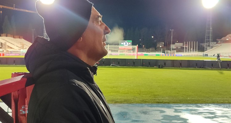 Zrinjski slavio, Igor zapalio cigaretu pa slušao pjesmu Ultrasa