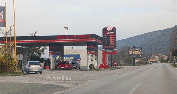 Spektakularna pljačka Hife u Grudama, izgasio struju pa..