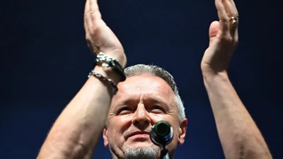 (VIDEO) Thompson: Ratovi se čuju i zidovi grade, rastapa se čelik za neka nova zla...