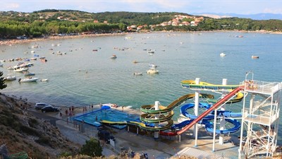 Detalji tragedije: Curica na toboganu iskliznula iz ruku oca i pala na beton