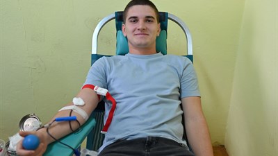 Grudski srednjoškolci darovali 22 doze krvi FOTO