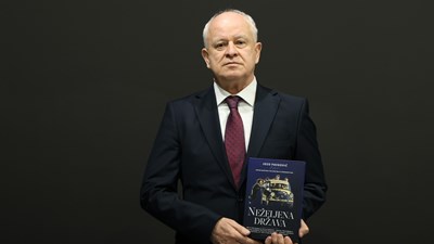 Najdugovječniji urednik u Europi objavio treću knjigu. Jozo Pavković nakon 33 godine na čelu Večernjaka u BiH ide u Glavno uredništvo Večernjeg lista u Zagrebu