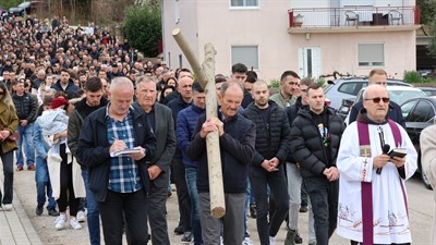 Veliki put križa u župi Grude FOTO/Video