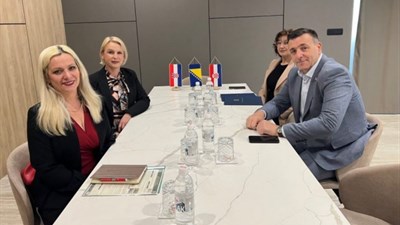Ravnateljica Instituta za istraživanje migracija i predsjednik Vlade ŽZH potpisali Sporazum o suradnji