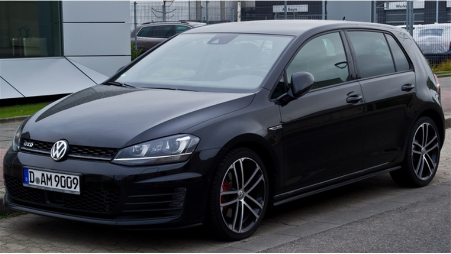 Policija pronašla 80.000 eura u gotovini u VW Golfu