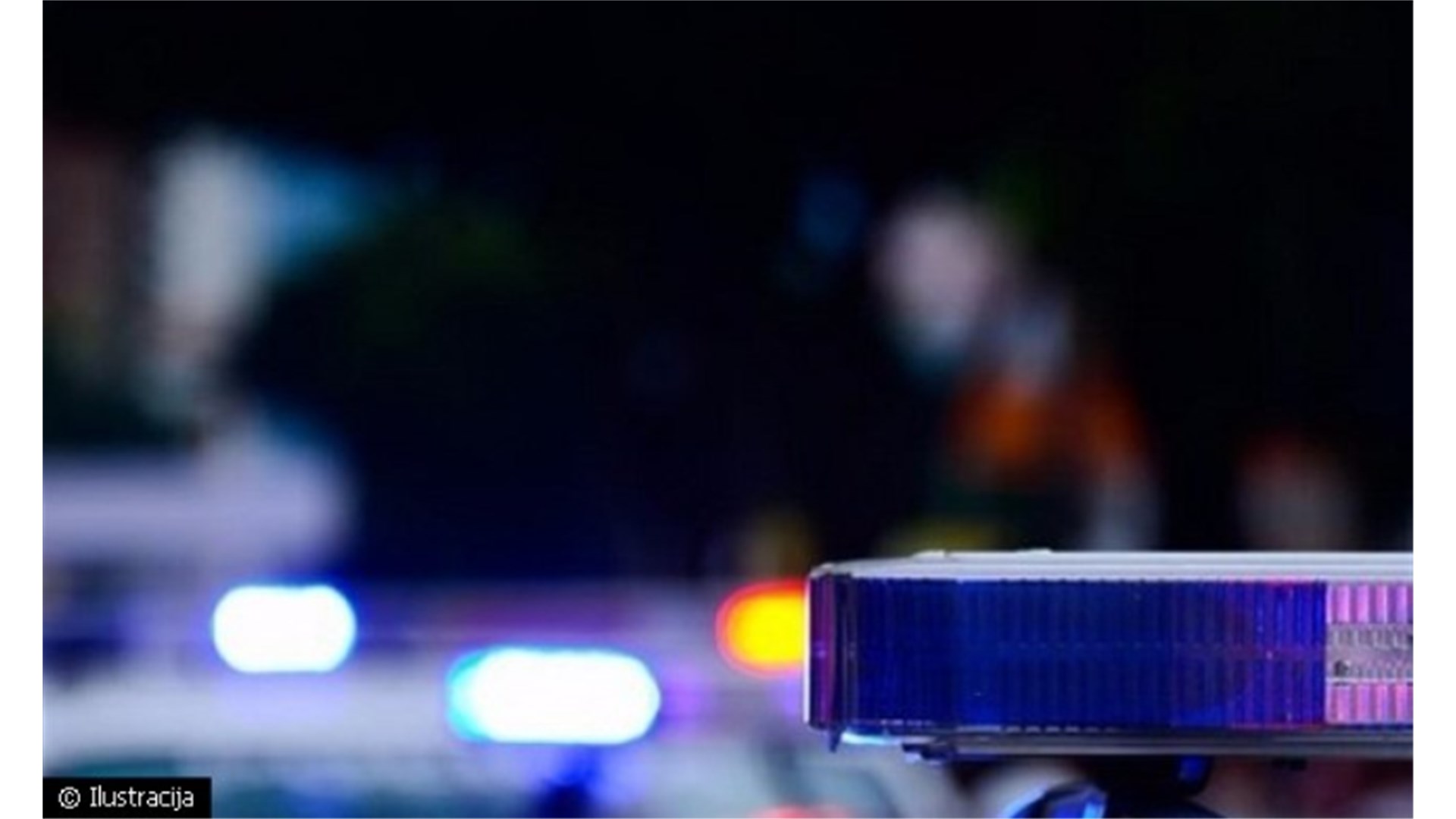 Pokušao pregaziti policajce i udario im u automobil
