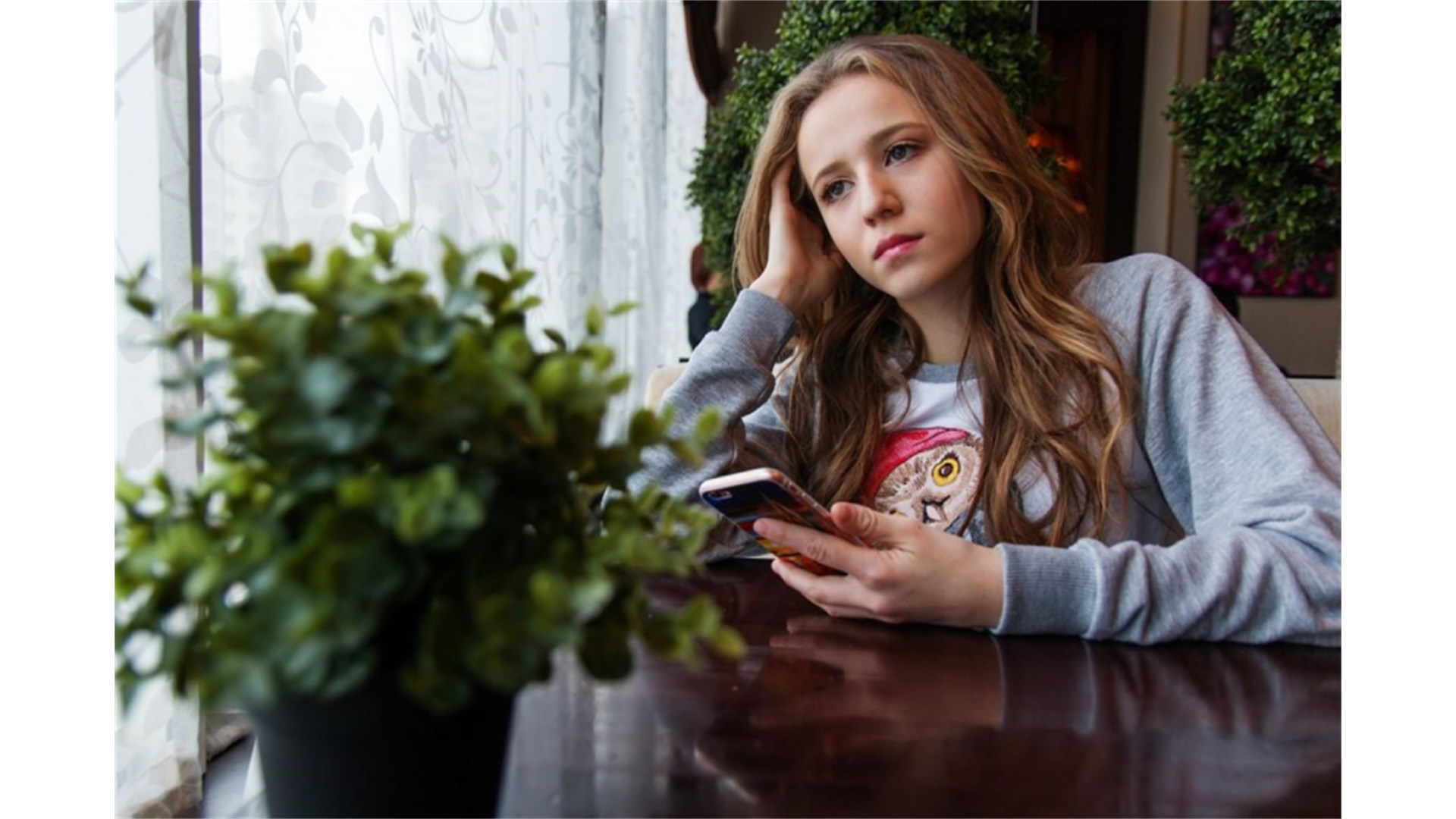 Evo koliko vremena smo proveli na mobitelima u 2024. godini