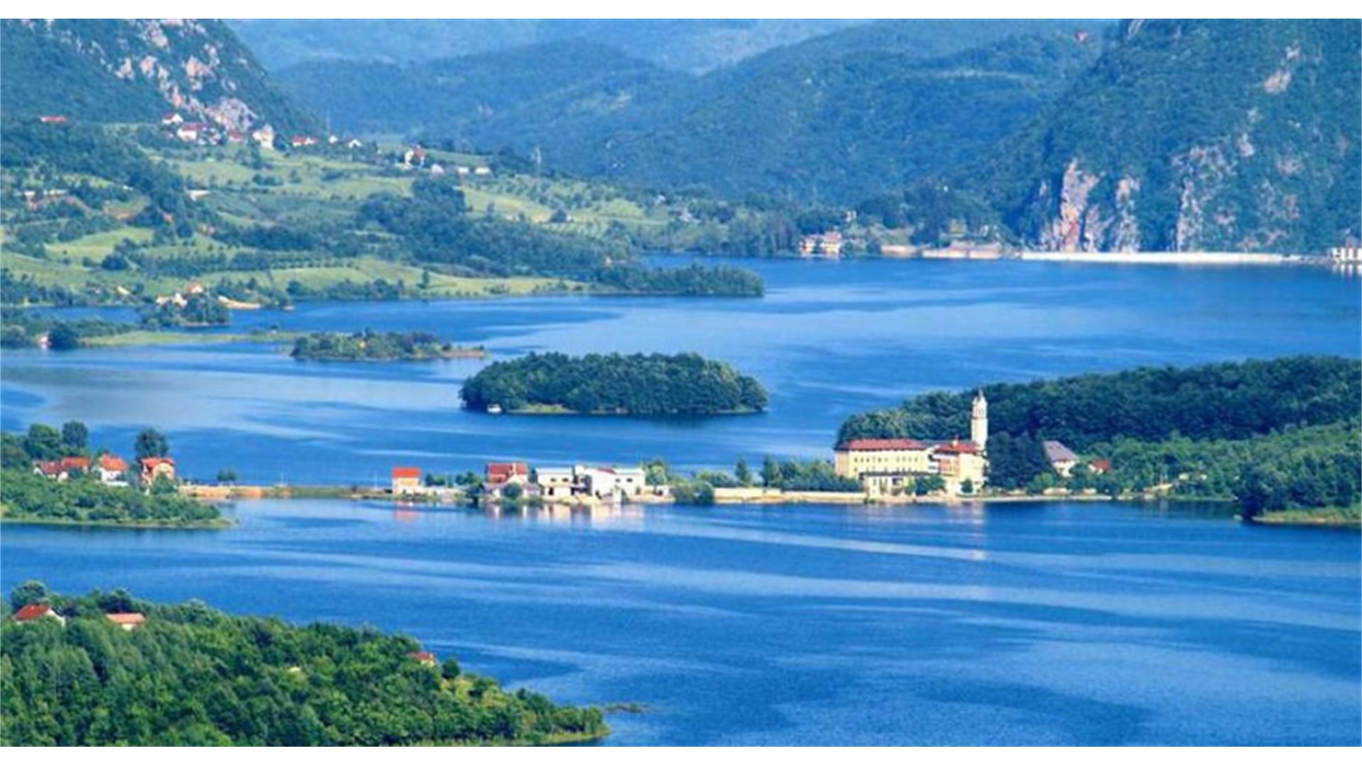 Posljednji ispraćaj djevojke i mladića koji su se utopili u Ramskom jezeru bit će u ponedjeljak
